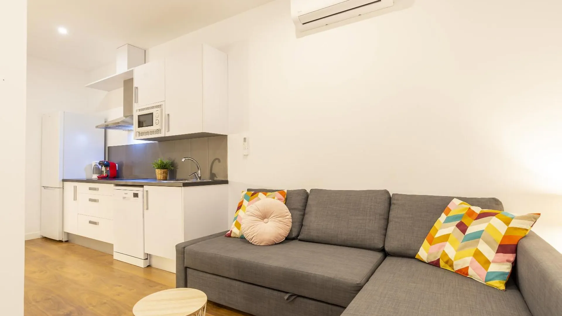 Carihuela Beach Apartments Torremolinos 0*,  Spanien